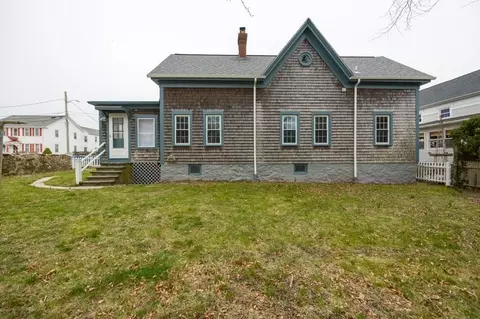 Exterior - 39 Middle St, Fairhaven, MA 02719 photo 6 of 7