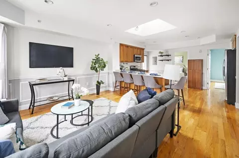 2 Berwick St #3, Somerville, MA 02145