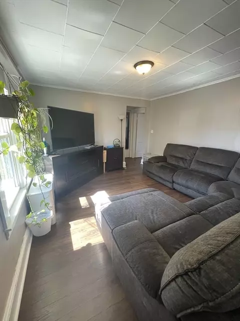 Living - 109-111 Dwight Rd, Springfield, MA 01108 photo 2 of 5