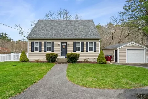 145 Pine St, Middleboro, MA 02346