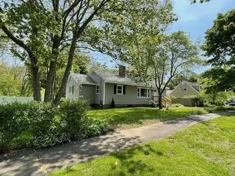 36 Vista Dr, Danvers, MA 01923