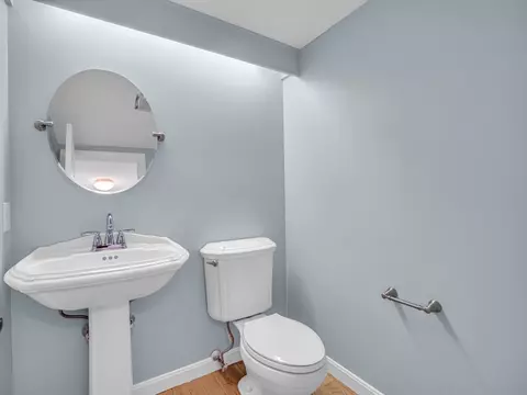 Bath - 2703 Postgate Ln #2703, Peabody, MA 01960 photo 1 of 3