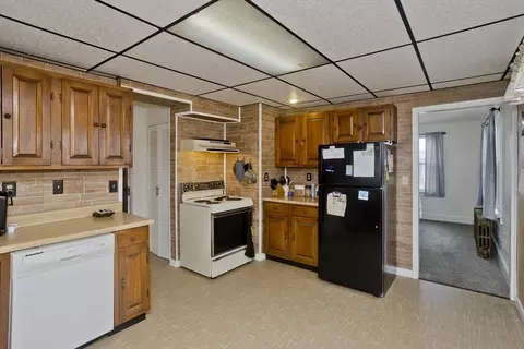 Kitchen - 54 Athol St, Springfield, MA 01107 photo 2 of 5