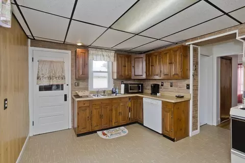 Kitchen - 54 Athol St, Springfield, MA 01107 photo 3 of 5