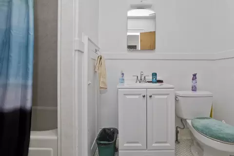 Bath - 54 Athol St, Springfield, MA 01107 photo 2 of 3
