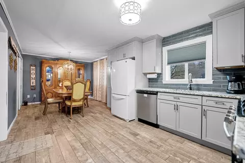 Dining - 461 Snell, Fall River, MA 02721 photo 1 of 4