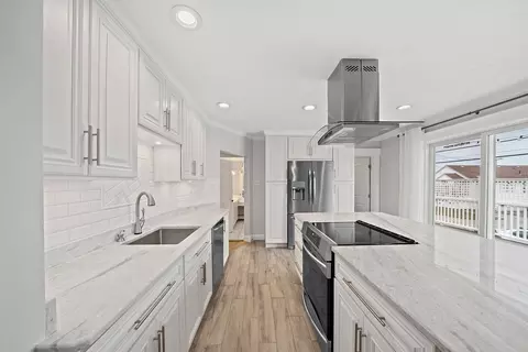 Kitchen - 2 Massasoit Ave, Hull, MA 02045 photo 3 of 6