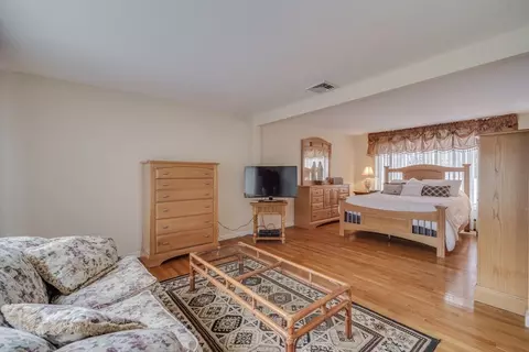 Bedroom - 32 Rita St, Chicopee, MA 01020 photo 4 of 11