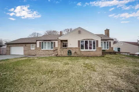 32 Rita St, Chicopee, MA 01020