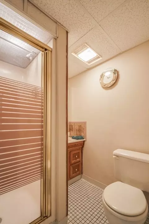 Bath - 32 Rita St, Chicopee, MA 01020 photo 4 of 4