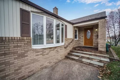 Exterior - 32 Rita St, Chicopee, MA 01020 photo 3 of 10