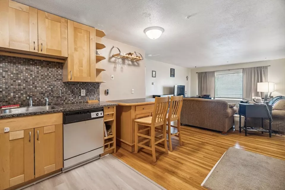 980 N Main St 8, Randolph, MA 02368 27 Photos Movoto