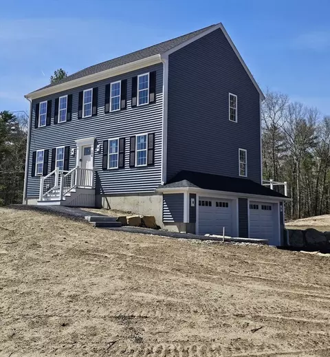 100 Tispaquin St, Middleboro, MA 02346