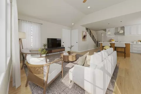 74 Congress St #4, Pembroke, MA 02359