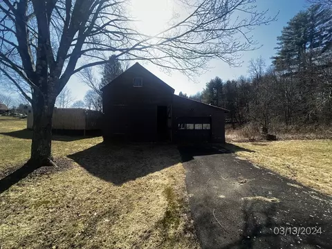211 Bryant St, Athol, MA 01331
