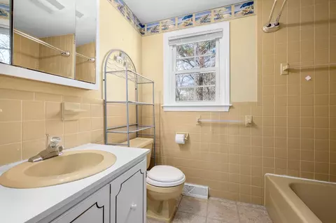 Bath - 16 Hadrada Ln, Barnstable, MA 02632 photo 1 of 2