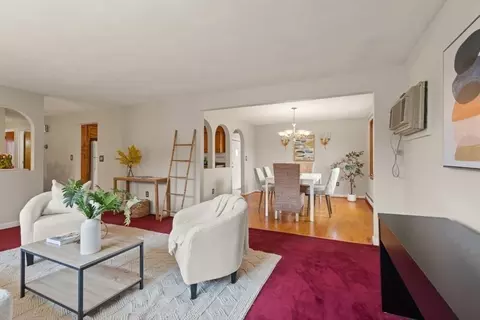 Living - 8 Deborah Dr, Reading, MA 01867 photo 5 of 9