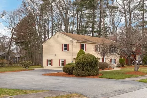 Exterior - 8 Deborah Dr, Reading, MA 01867 photo 4 of 6