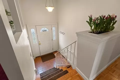 Entry Way - 8 Deborah Dr, Reading, MA 01867 photo 2 of 2