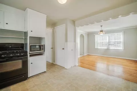 Kitchen - 48 Fair Oak Rd, Springfield, MA 01128 photo 2 of 5