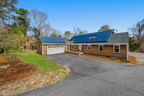 26 Black Cat Rd, Plymouth, MA 02360