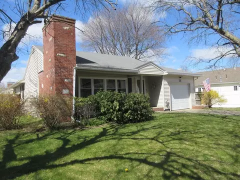 Exterior - 13 Sutton Pl, Easthampton, MA 01027 photo 3 of 12