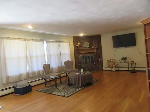 Living - 13 Sutton Pl, Easthampton, MA 01027 photo 2 of 6