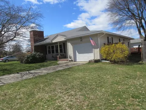 Exterior - 13 Sutton Pl, Easthampton, MA 01027 photo 2 of 12