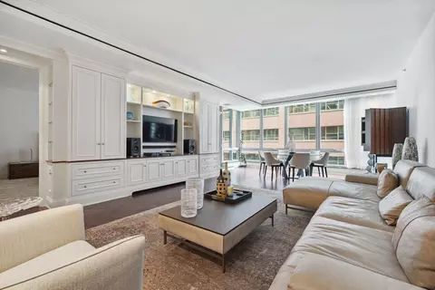 1 Charles St S #4G, Boston, MA 02116
