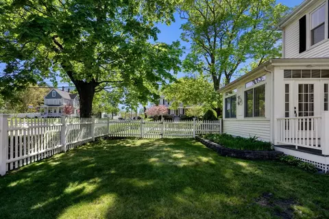 206 Common St, Walpole, MA 02081 photo 4