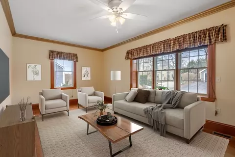 206 Common St, Walpole, MA 02081 photo 9