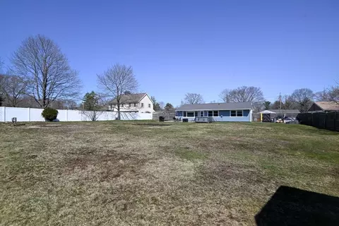 Exterior - 7 Amherst St, Danvers, MA 01923 photo 7 of 9
