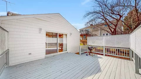 Exterior - 8 Stone Rd, Arlington, MA 02474 photo 5 of 7