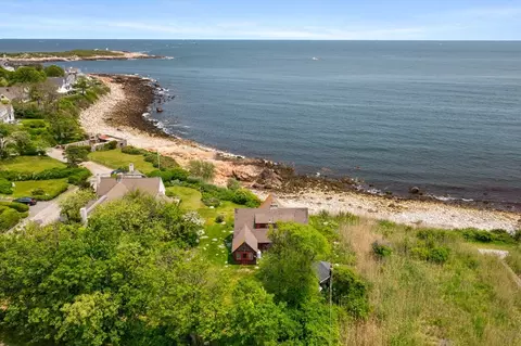 10 Briarstone Rd, Rockport, MA 01966