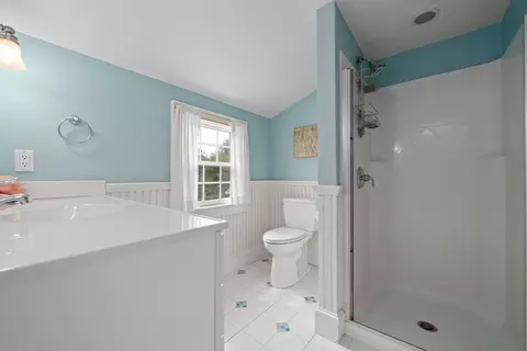 Bath - 46 Forsyth Ct, Barnstable, MA 02635 photo 4 of 5
