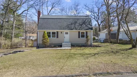 29 Cedar Ln, Westfield, MA 01085