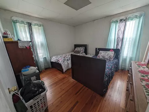Bedroom - 483 Stafford Rd, Fall River, MA 02721 photo 6 of 8