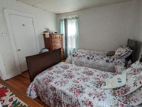 Bedroom - 483 Stafford Rd, Fall River, MA 02721 photo 7 of 8