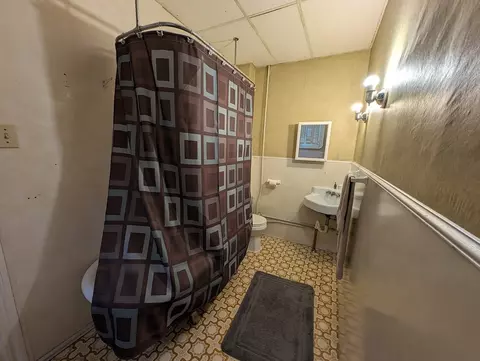 Bath - 483 Stafford Rd, Fall River, MA 02721 photo 2 of 2