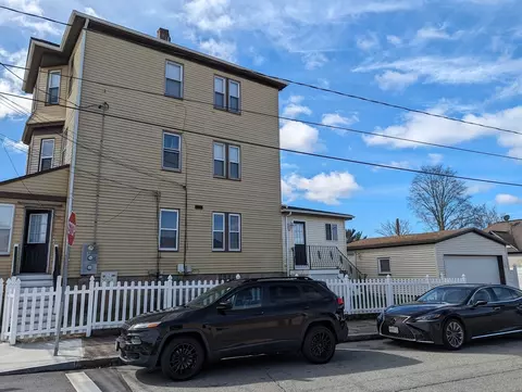 Exterior - 483 Stafford Rd, Fall River, MA 02721 photo 2 of 6