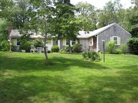176 South St, Harwich, MA 02646