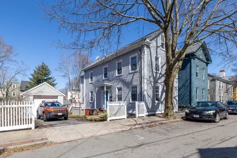 13 Andrew St #1, Salem, MA 01970