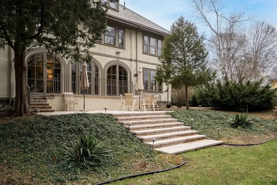 19 Garfield St, Watertown, MA 02472 33 Photos Movoto