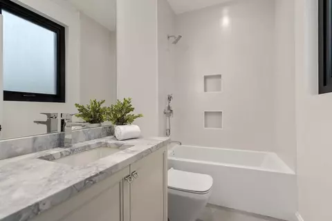 Bath - 45 Stearns Rd #PH, Brookline, MA 02446 photo 2 of 3