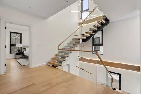Entry Way - 45 Stearns Rd #PH, Brookline, MA 02446 photo 1 of 2