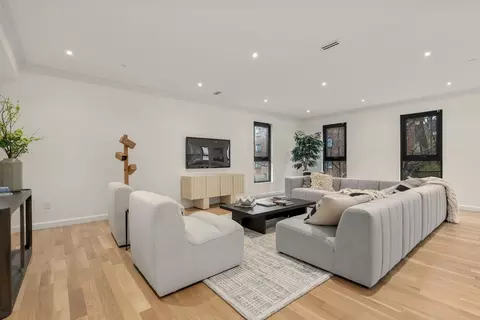 Living - 45 Stearns Rd #PH, Brookline, MA 02446 photo 2 of 3