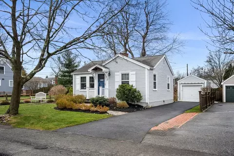 37 Bubier Rd, Marblehead, MA 01945 photo 2