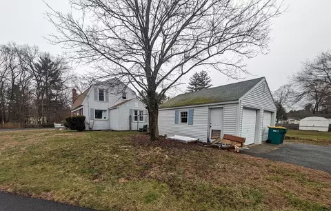 20-22 Bacon St, Oxford, MA 01540