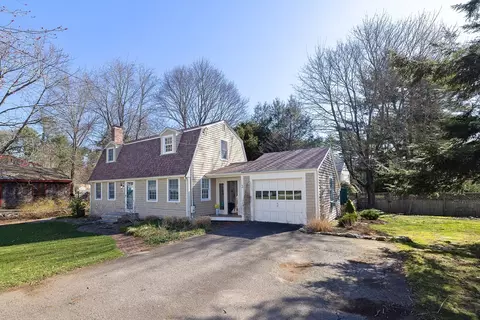 Exterior - 3 Hoover Rd, Hingham, MA 02043 photo 2 of 11