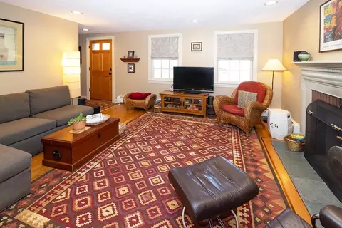 Living - 3 Hoover Rd, Hingham, MA 02043 photo 2 of 4